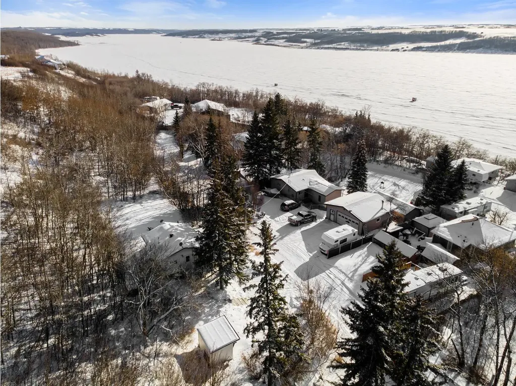 114 Red Wing Crescent Tillicum Beach AB T4V 2M9