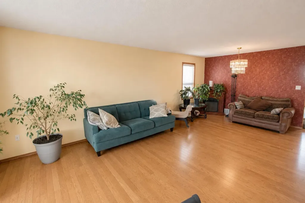 9110 107 Avenue Grande Prairie AB T8X 1H9
