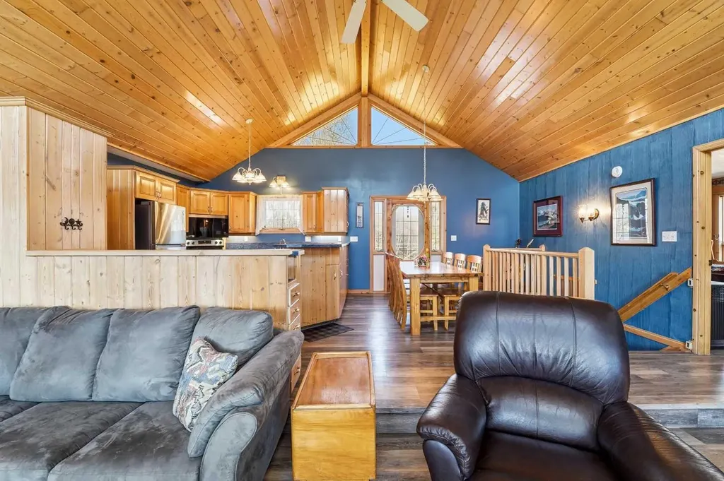 39527 Range Road 31 Rural Lacombe County AB T0M 0X0