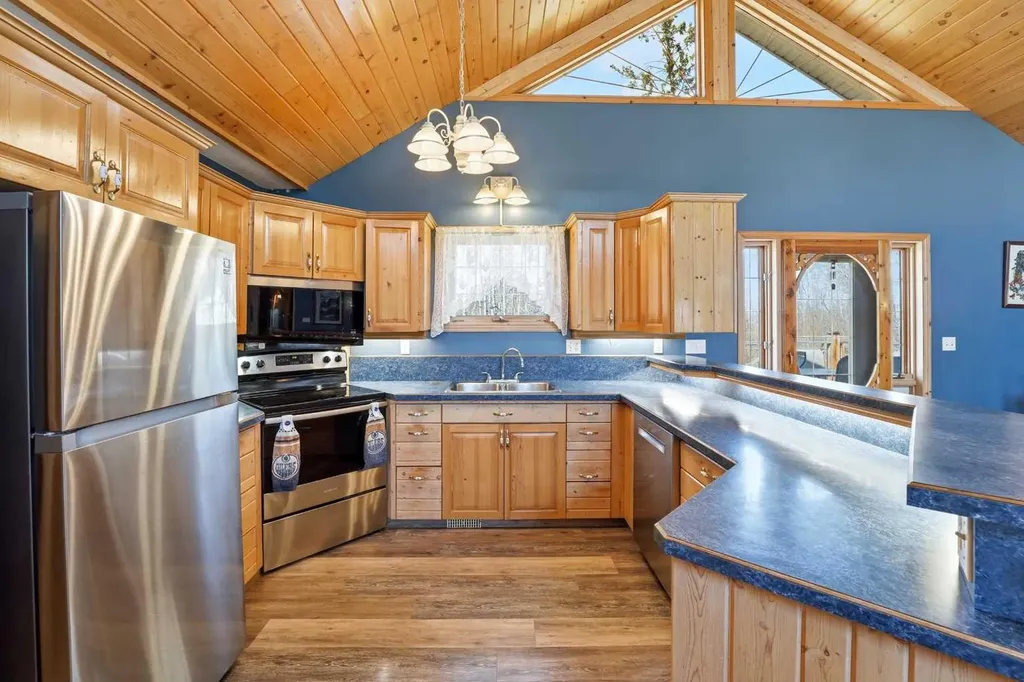 39527 Range Road 31 Rural Lacombe County AB T0M 0X0