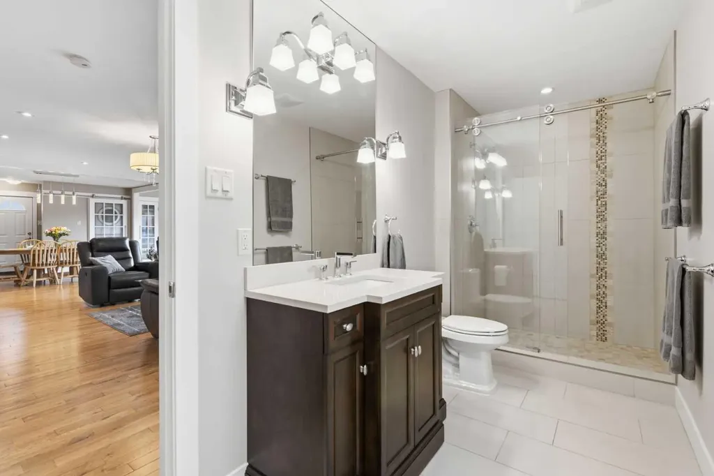 3308 Lakeside Crescent SW Calgary AB T3E 6A6