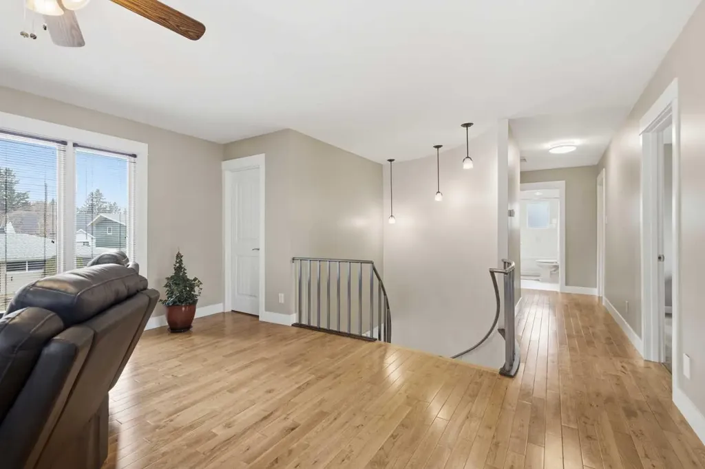 3308 Lakeside Crescent SW Calgary AB T3E 6A6