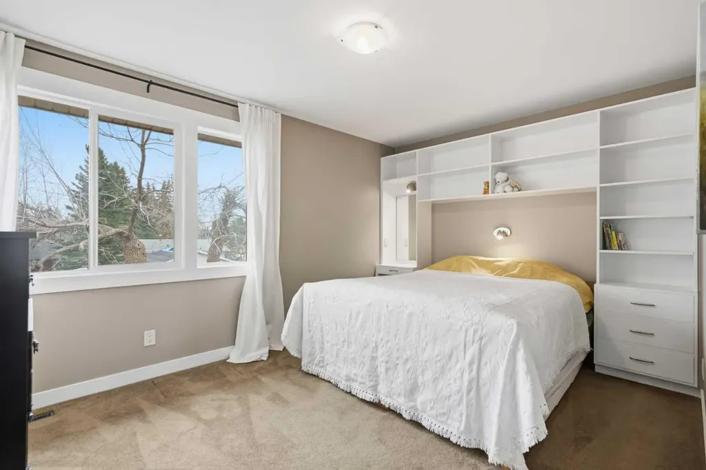3308 Lakeside Crescent SW Calgary AB T3E 6A6