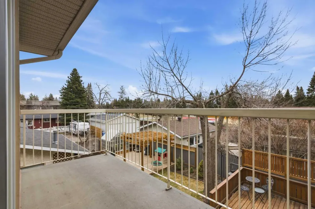 3308 Lakeside Crescent SW Calgary AB T3E 6A6