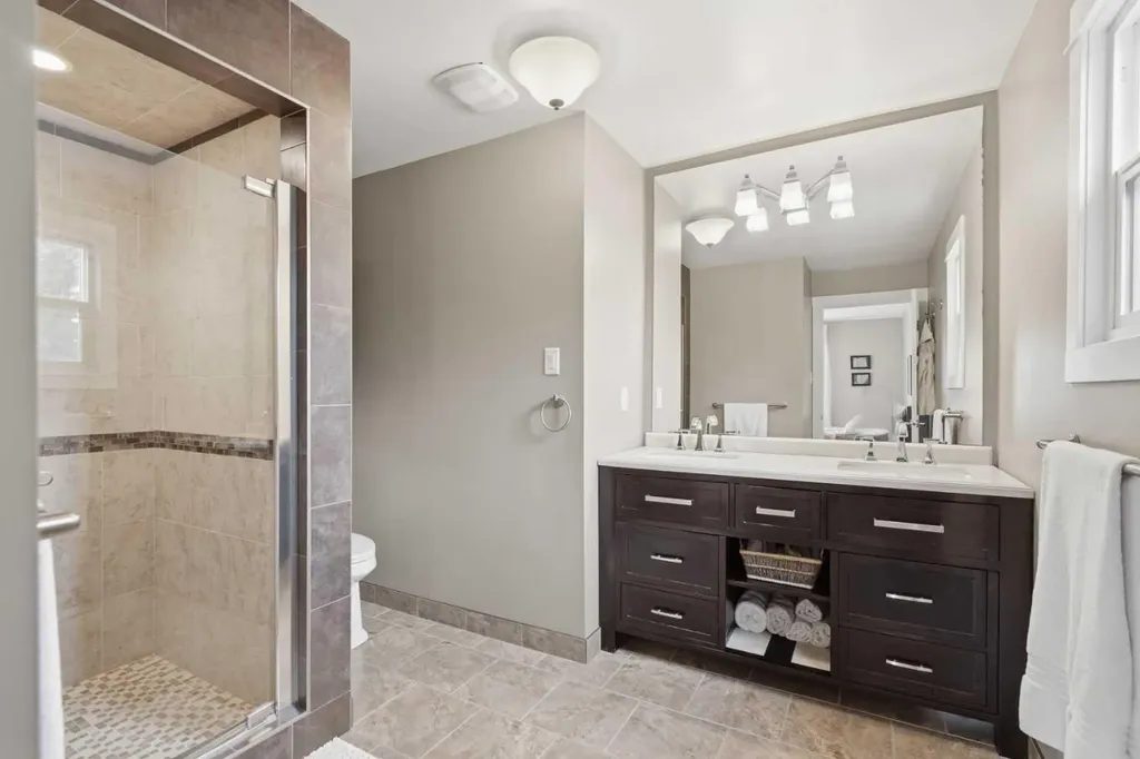 3308 Lakeside Crescent SW Calgary AB T3E 6A6