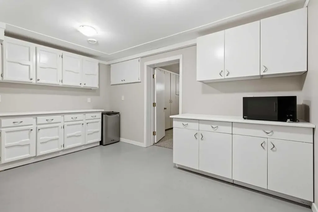 3308 Lakeside Crescent SW Calgary AB T3E 6A6