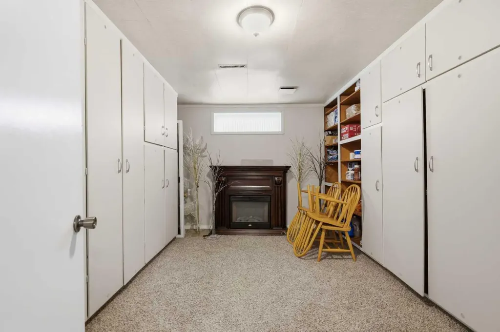 3308 Lakeside Crescent SW Calgary AB T3E 6A6