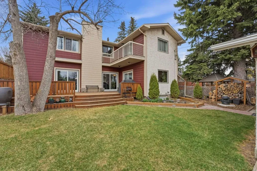 3308 Lakeside Crescent SW Calgary AB T3E 6A6