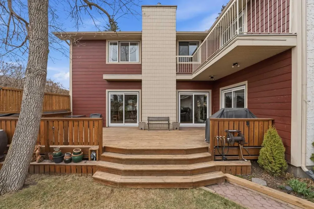 3308 Lakeside Crescent SW Calgary AB T3E 6A6