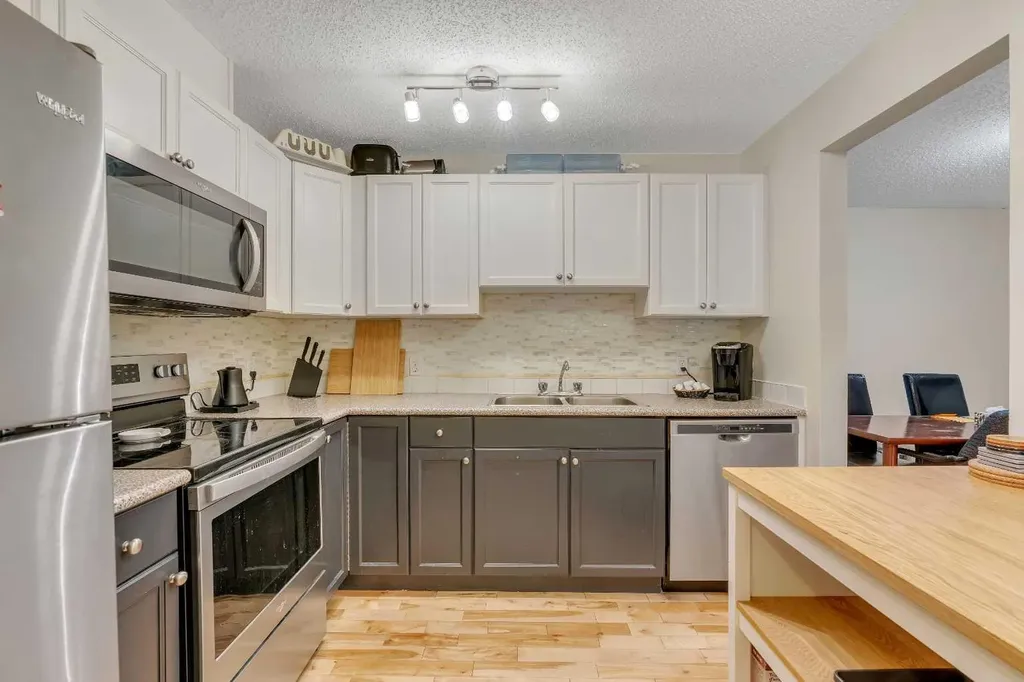 1919 17 Avenue SW Calgary AB T2T 0E9