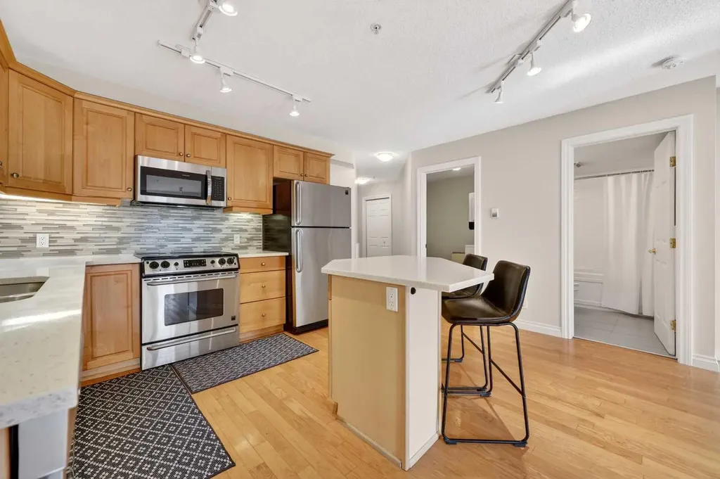 630 10 Street NW Calgary AB T2N 1W3