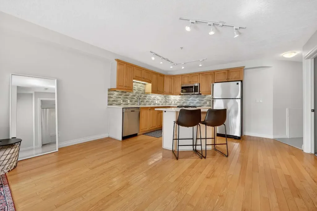 630 10 Street NW Calgary AB T2N 1W3