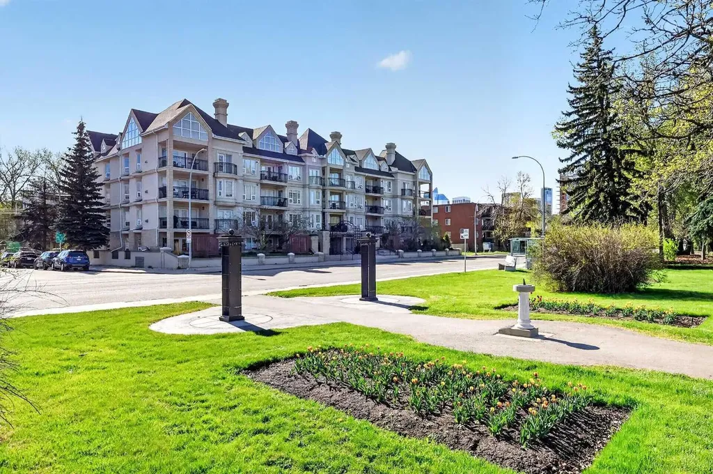 630 10 Street NW Calgary AB T2N 1W3
