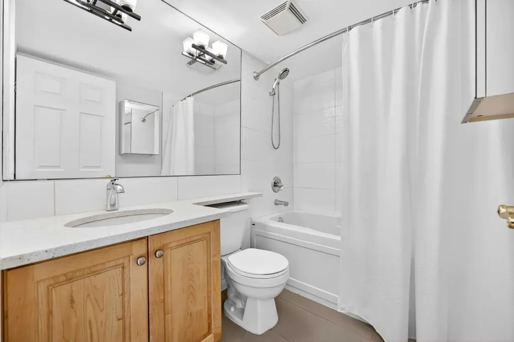 630 10 Street NW Calgary AB T2N 1W3