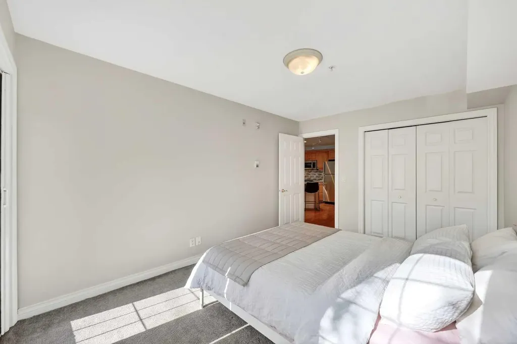630 10 Street NW Calgary AB T2N 1W3