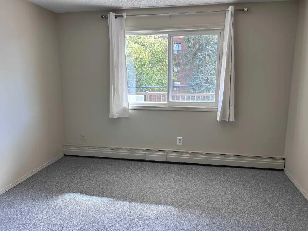617 56 Avenue SW Calgary AB T2V 0G9
