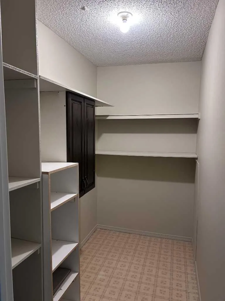 617 56 Avenue SW Calgary AB T2V 0G9