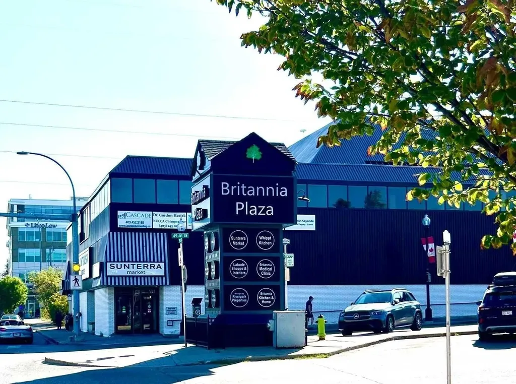 617 56 Avenue SW Calgary AB T2V 0G9
