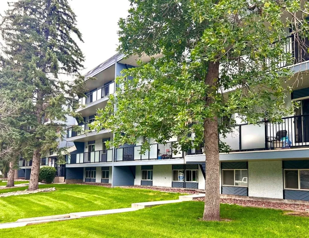 617 56 Avenue SW Calgary AB T2V 0G9