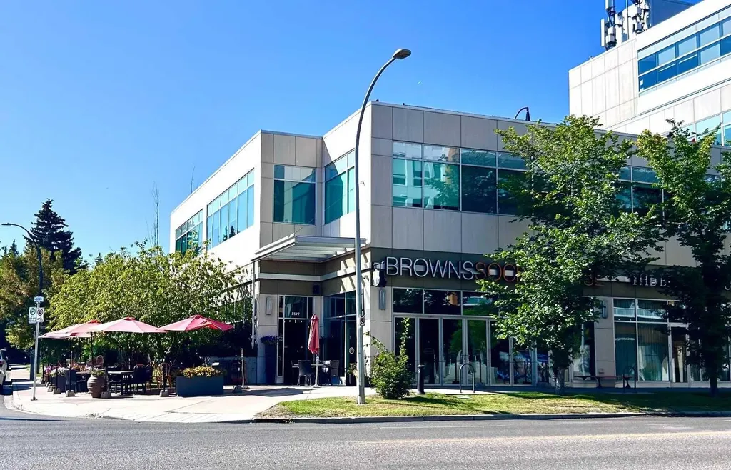 617 56 Avenue SW Calgary AB T2V 0G9