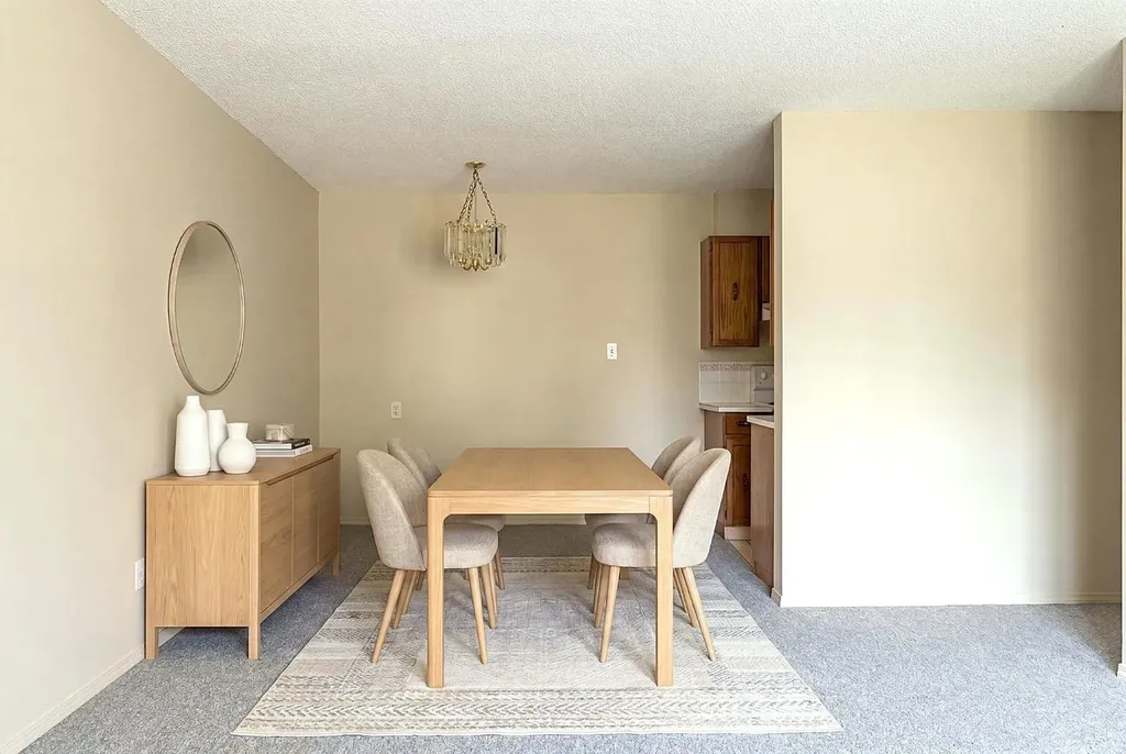 617 56 Avenue SW Calgary AB T2V 0G9