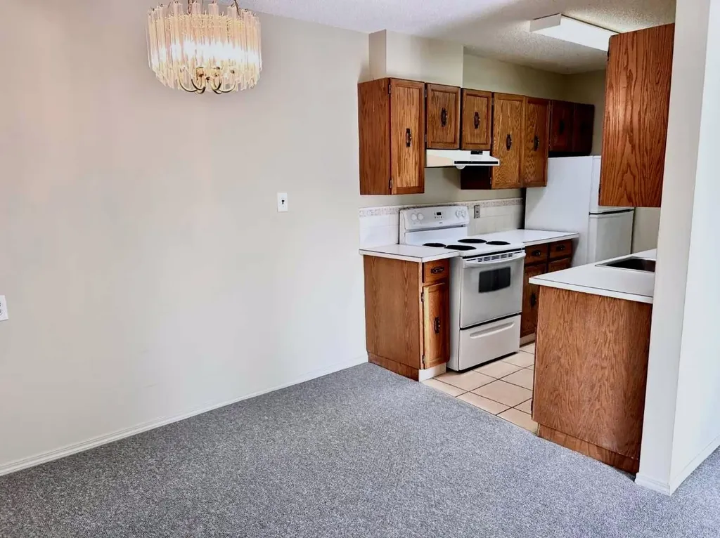 617 56 Avenue SW Calgary AB T2V 0G9