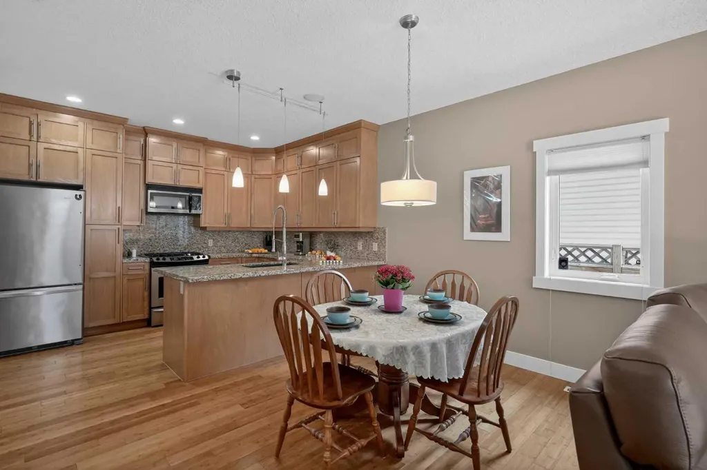 523 34 Street NW Calgary AB T2N 2X8