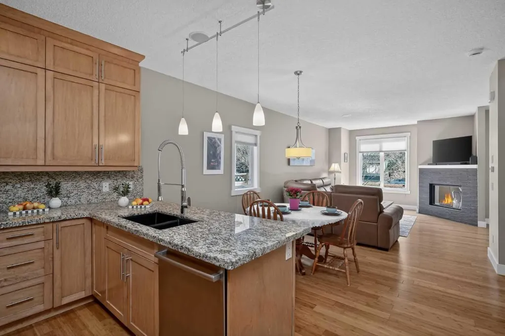 523 34 Street NW Calgary AB T2N 2X8