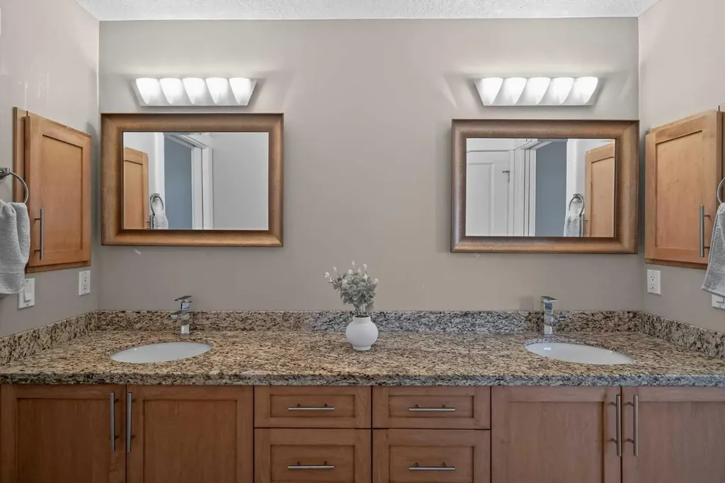 523 34 Street NW Calgary AB T2N 2X8