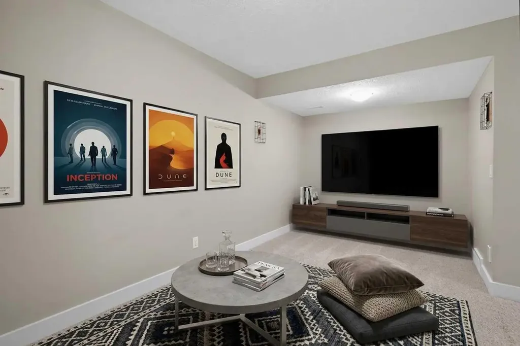 523 34 Street NW Calgary AB T2N 2X8