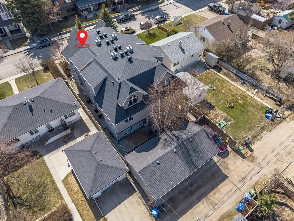 523 34 Street NW Calgary AB T2N 2X8