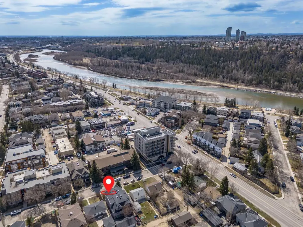523 34 Street NW Calgary AB T2N 2X8