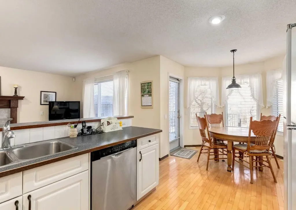 83 Gleneagles Close Cochrane AB T4C1N7
