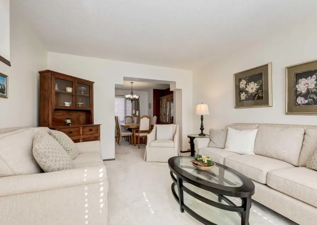 83 Gleneagles Close Cochrane AB T4C1N7