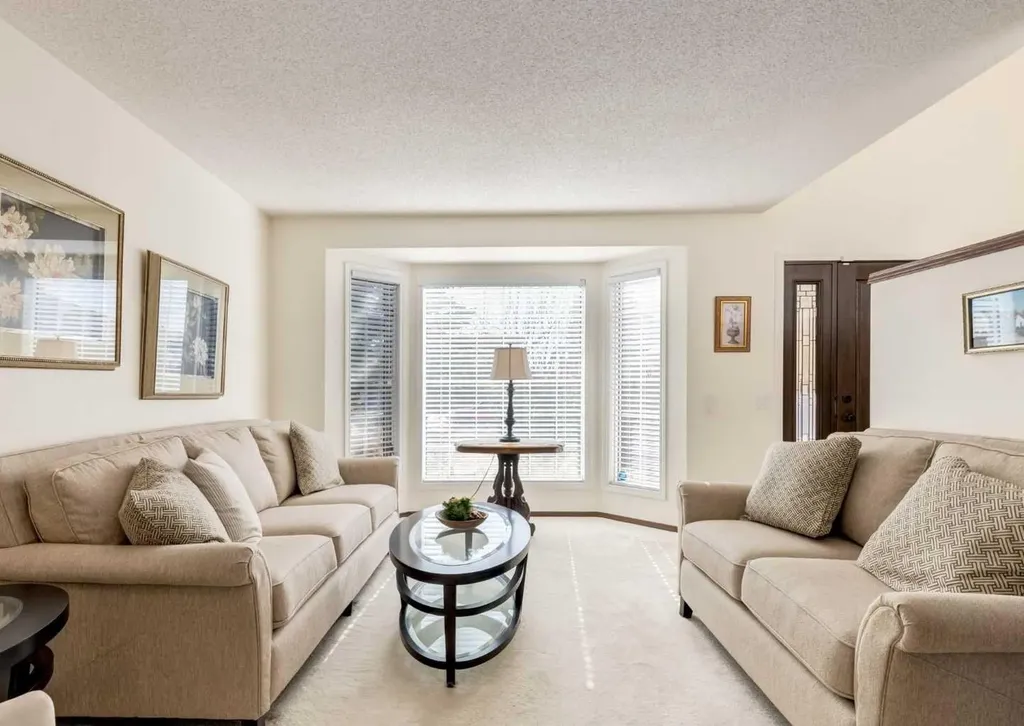 83 Gleneagles Close Cochrane AB T4C1N7