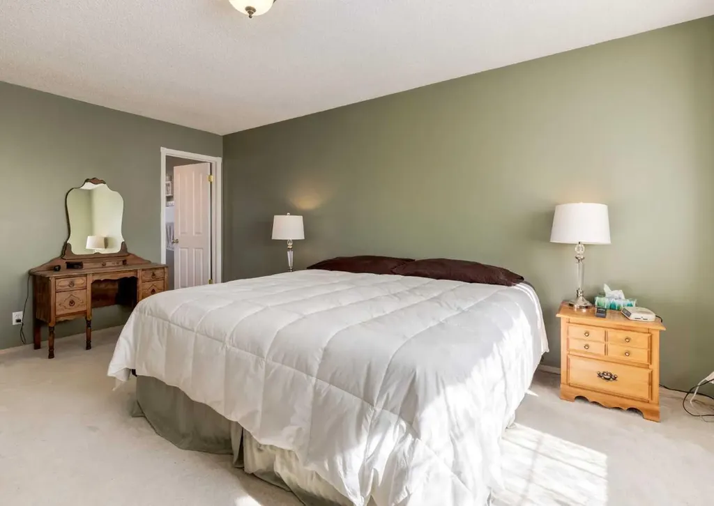 83 Gleneagles Close Cochrane AB T4C1N7