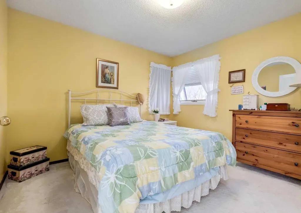 83 Gleneagles Close Cochrane AB T4C1N7