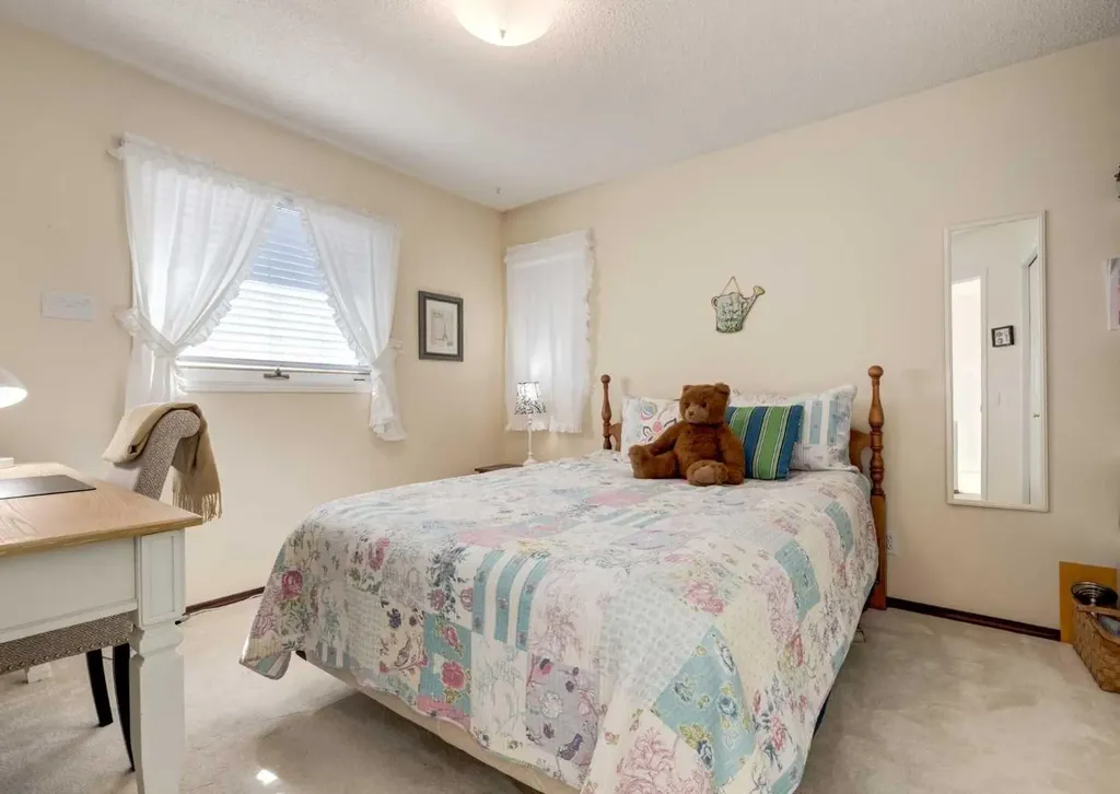 83 Gleneagles Close Cochrane AB T4C1N7