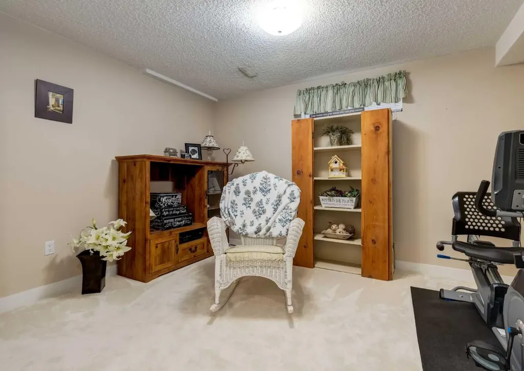 83 Gleneagles Close Cochrane AB T4C1N7