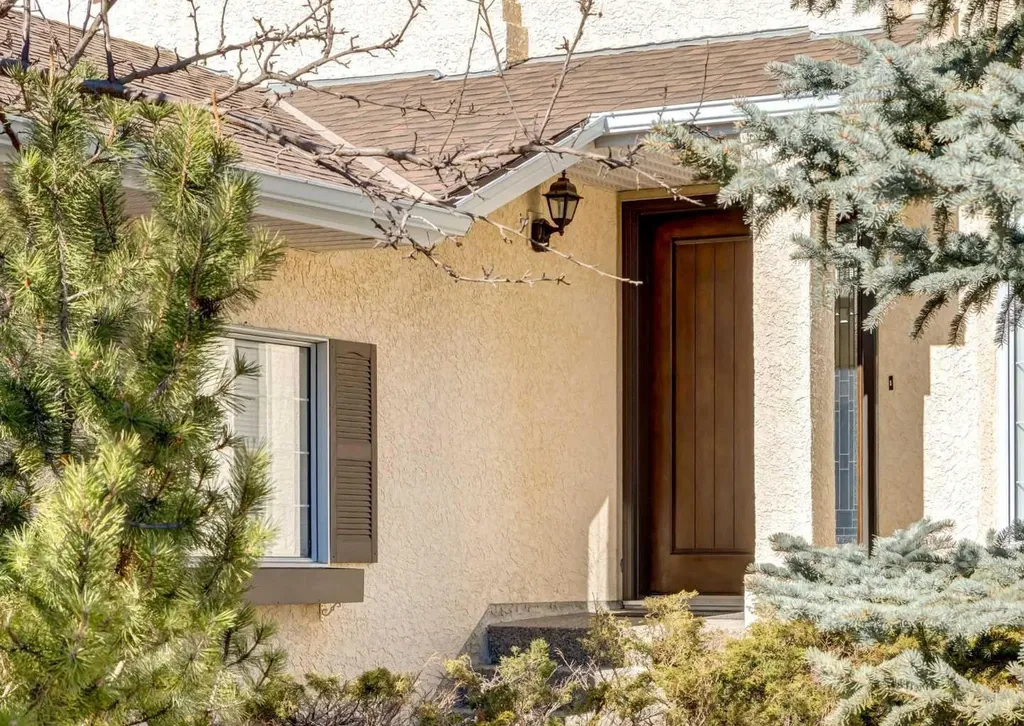 83 Gleneagles Close Cochrane AB T4C1N7