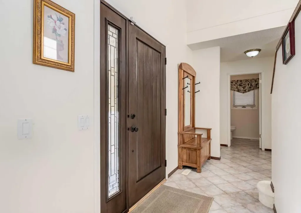 83 Gleneagles Close Cochrane AB T4C1N7