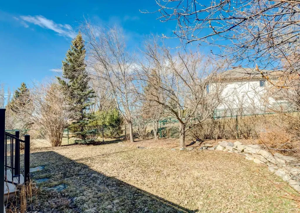 83 Gleneagles Close Cochrane AB T4C1N7