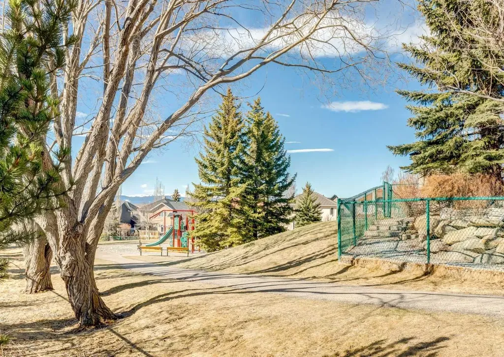 83 Gleneagles Close Cochrane AB T4C1N7