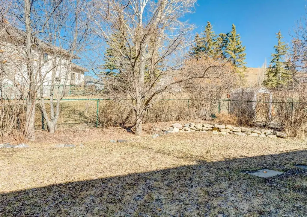 83 Gleneagles Close Cochrane AB T4C1N7