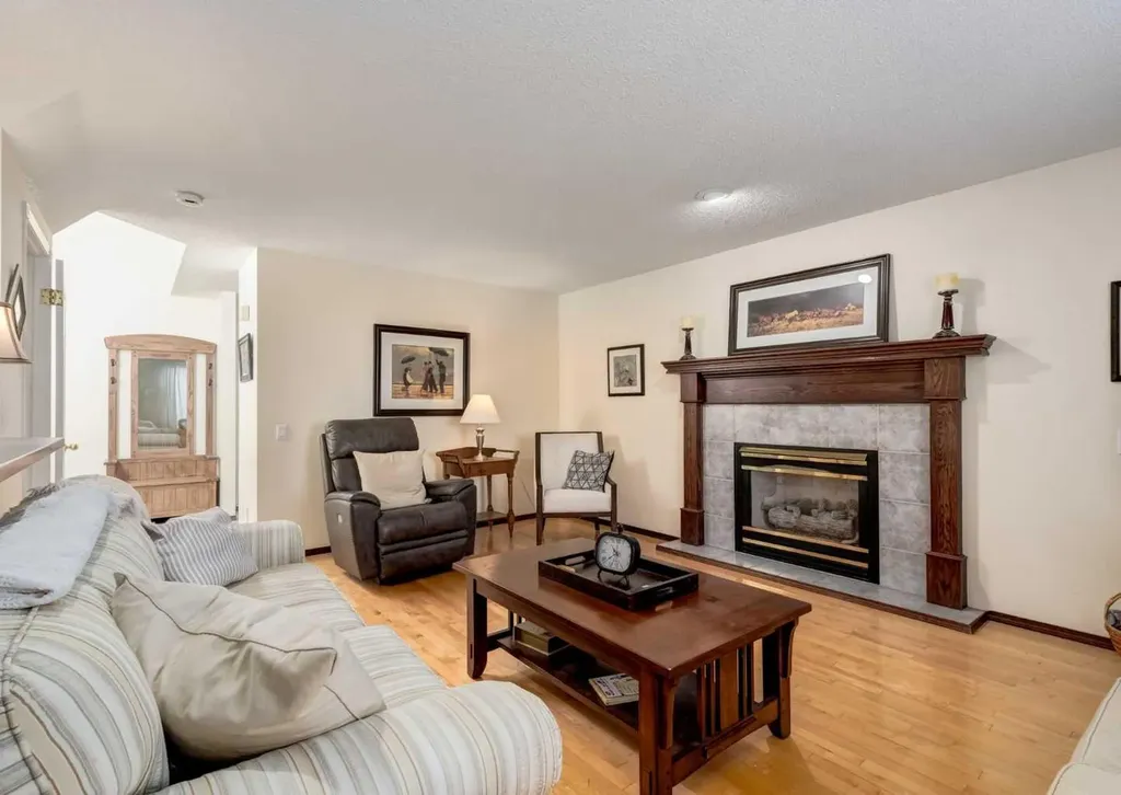 83 Gleneagles Close Cochrane AB T4C1N7
