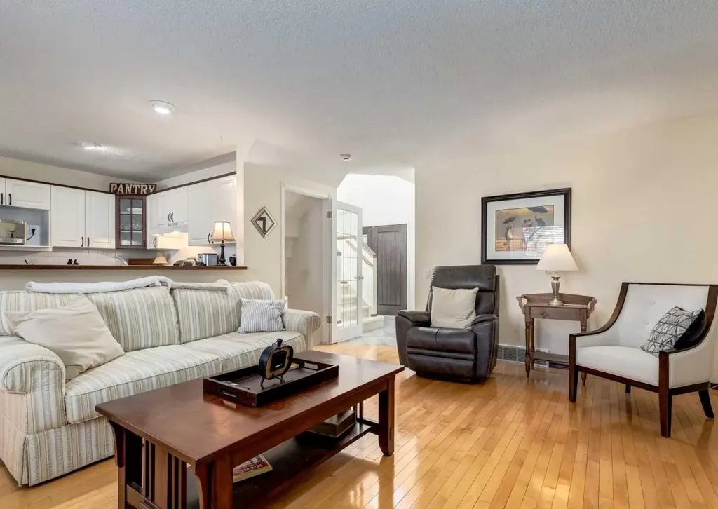 83 Gleneagles Close Cochrane AB T4C1N7