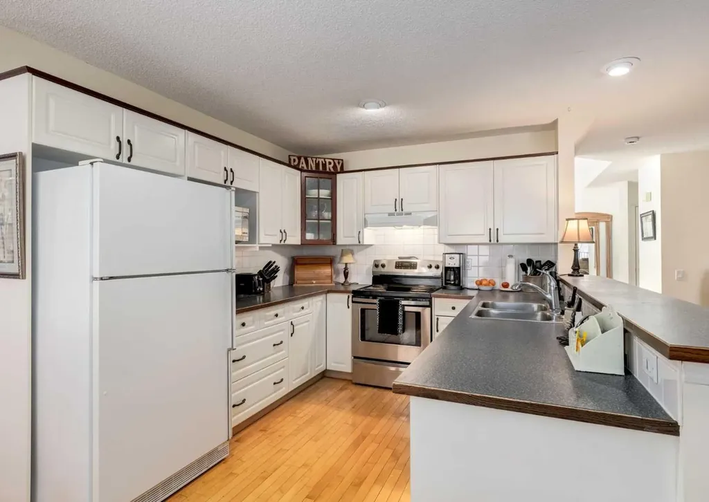 83 Gleneagles Close Cochrane AB T4C1N7