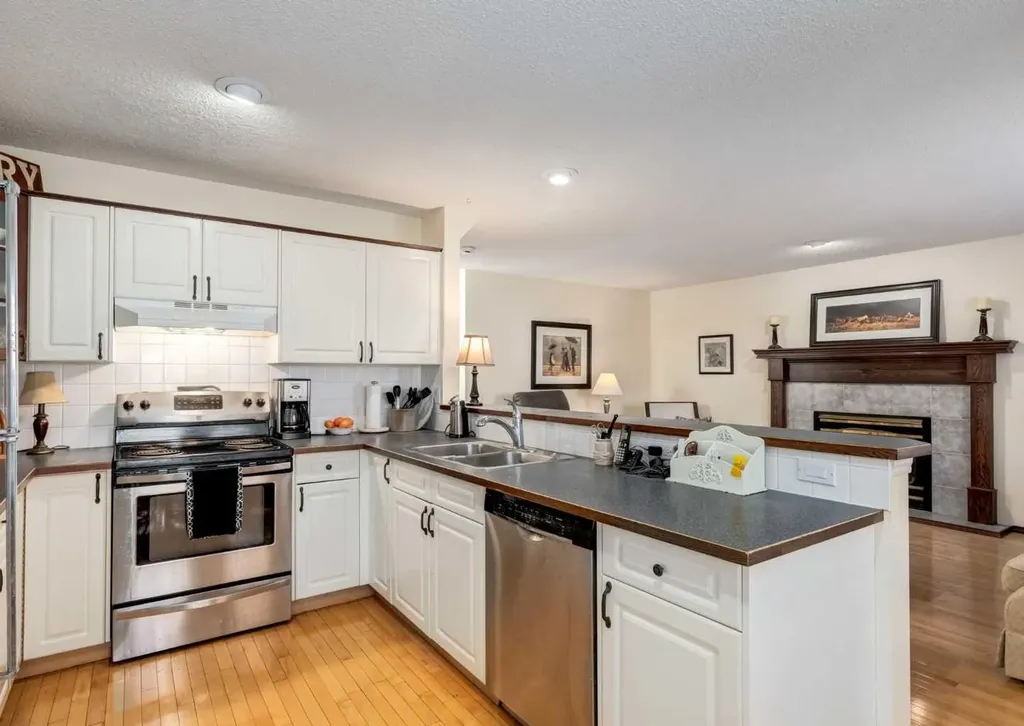 83 Gleneagles Close Cochrane AB T4C1N7
