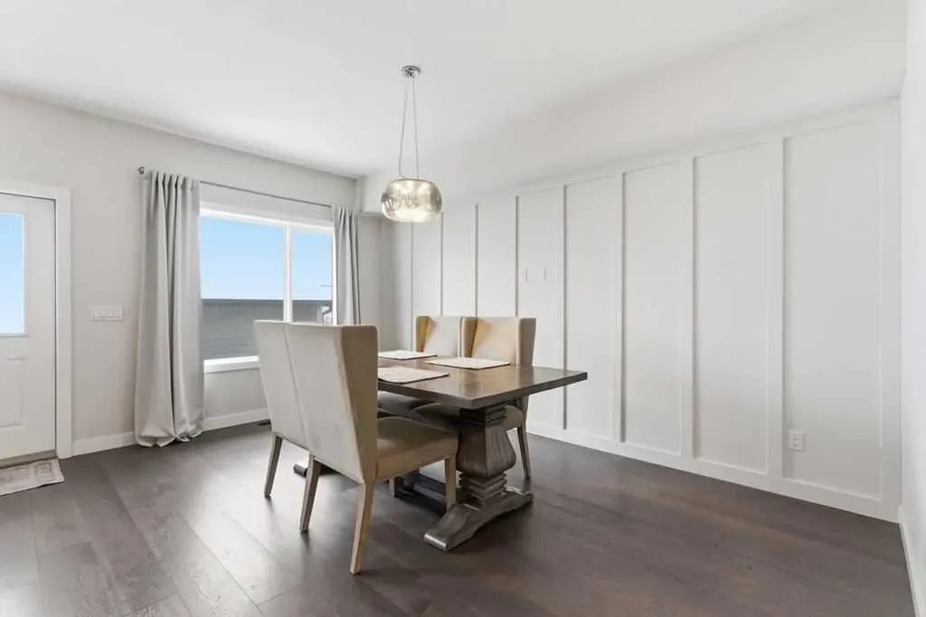 3318 Centre Street NE Calgary AB T2E 2X8