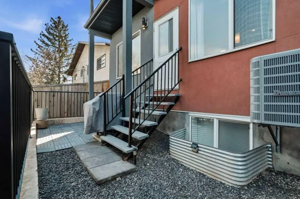 3318 Centre Street NE Calgary AB T2E 2X8